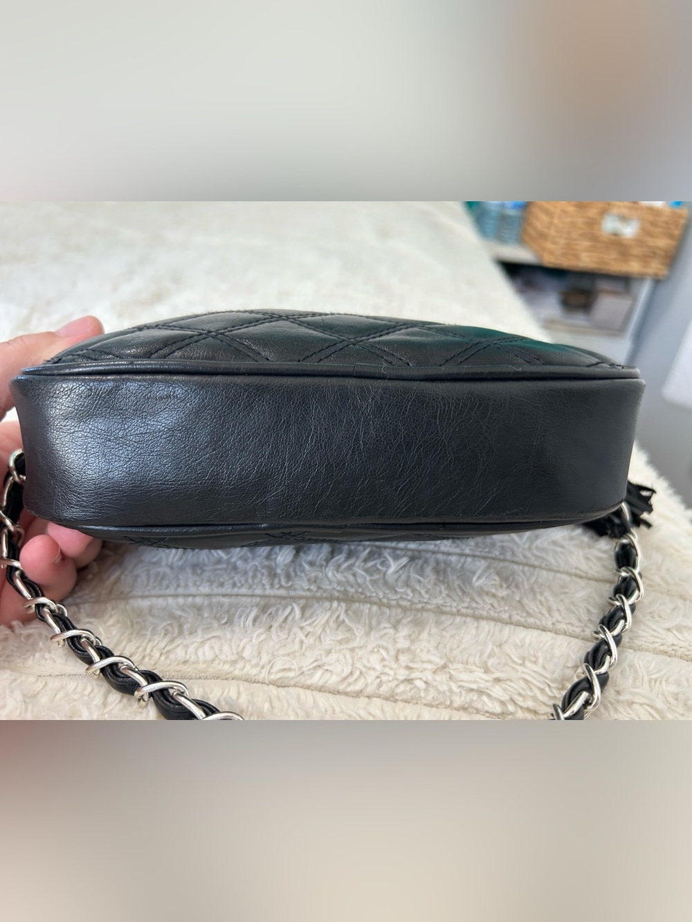 Remo Crossbody Bag with Chain Strap - Picture 3 of 10